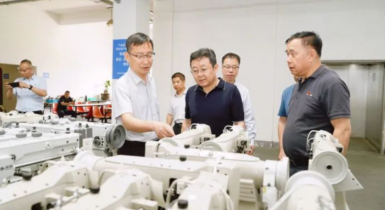 張立偉一行赴陜鼓章丘氣體、青島海發(fā)集團(tuán)、上海臨港產(chǎn)業(yè)區(qū)等單位考察調(diào)研