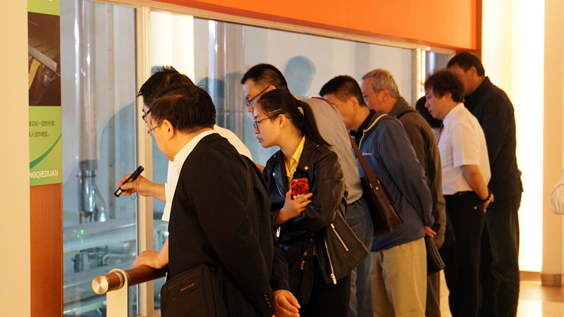 集團(tuán)領(lǐng)導(dǎo)赴頂益食品、御品軒參觀學(xué)習(xí)