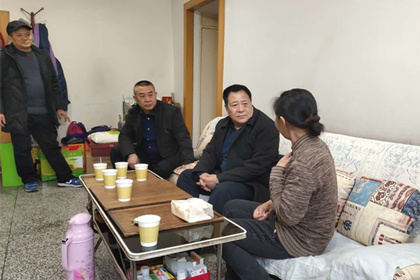 【“四進(jìn)萬家系列活動”】集團(tuán)開展“進(jìn)萬家門、訪萬家情、解萬家難、暖萬家心”活動