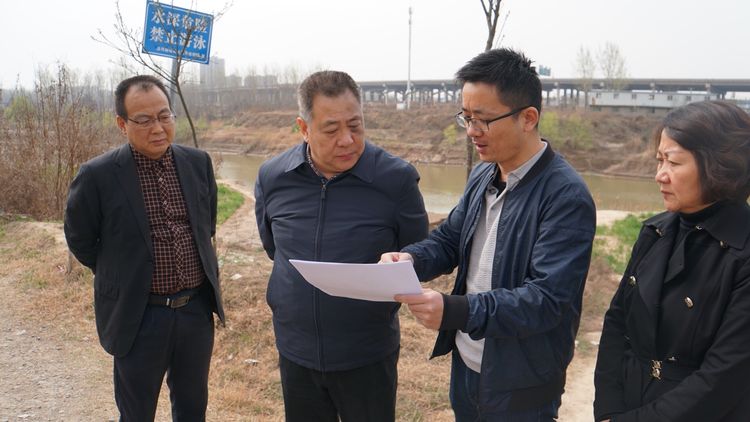集團領導金輝赴涇陽產(chǎn)業(yè)基地就產(chǎn)業(yè)結構調整、重點項目推進等進行工作調研